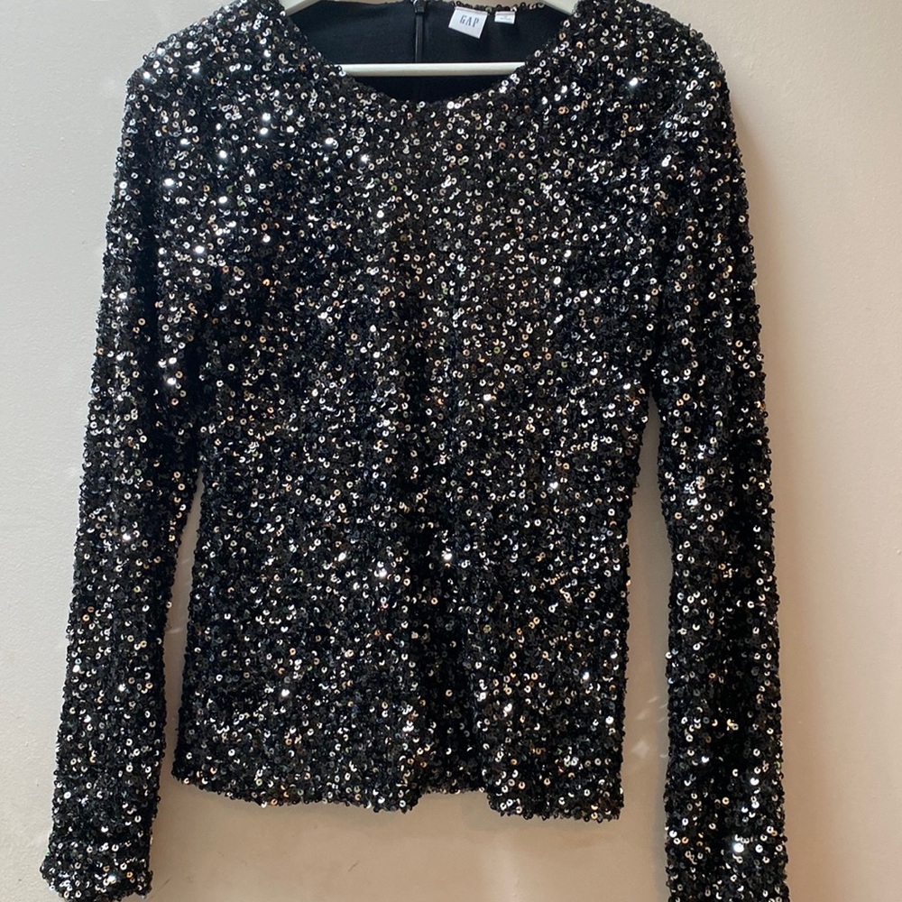 Beautiful lined black and silver sweater with sequins